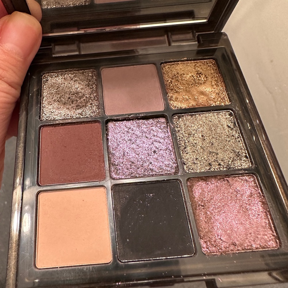 Huda beauty Wild Jaguar Palette